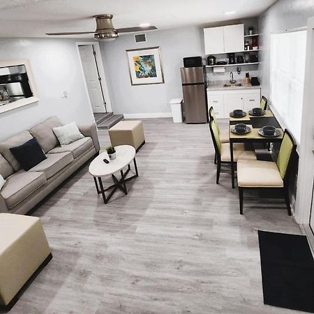 Cheerful Super Suite + 2 Queen + Sofa Bed Minutes From The Airport! Tampa Extérieur photo