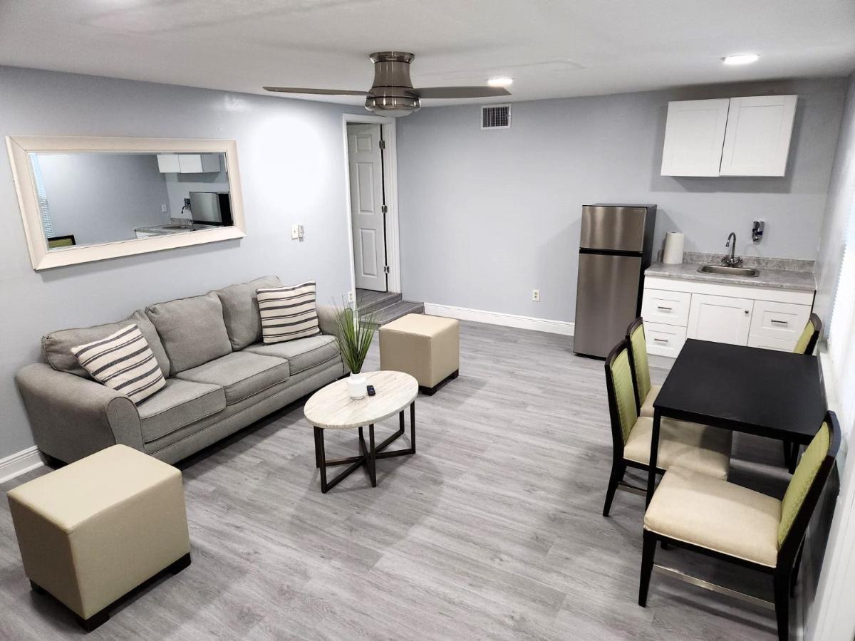 Cheerful Super Suite + 2 Queen + Sofa Bed Minutes From The Airport! Tampa Extérieur photo
