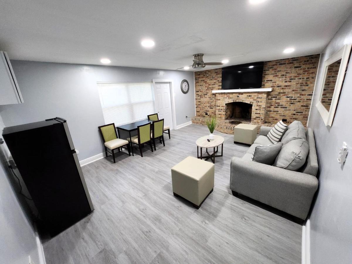 Cheerful Super Suite + 2 Queen + Sofa Bed Minutes From The Airport! Tampa Extérieur photo