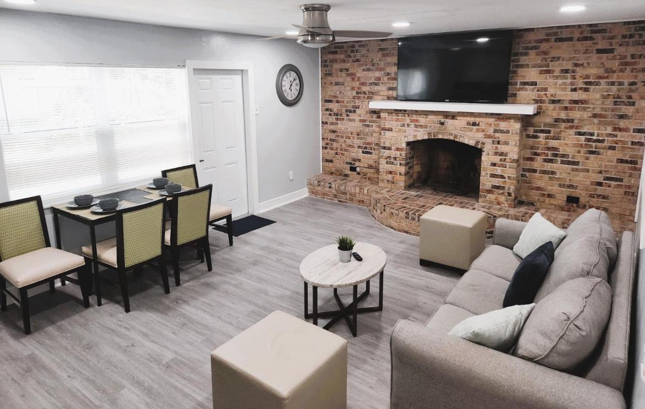 Cheerful Super Suite + 2 Queen + Sofa Bed Minutes From The Airport! Tampa Extérieur photo