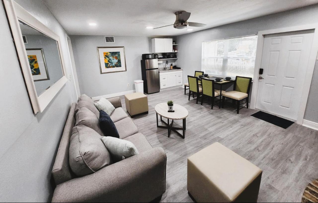 Cheerful Super Suite + 2 Queen + Sofa Bed Minutes From The Airport! Tampa Extérieur photo